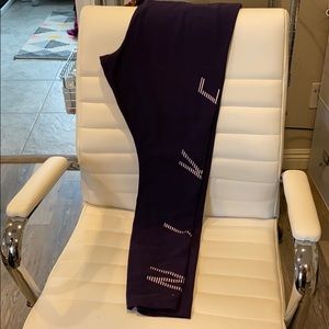 Nike Women’s Tight Fit Leggings